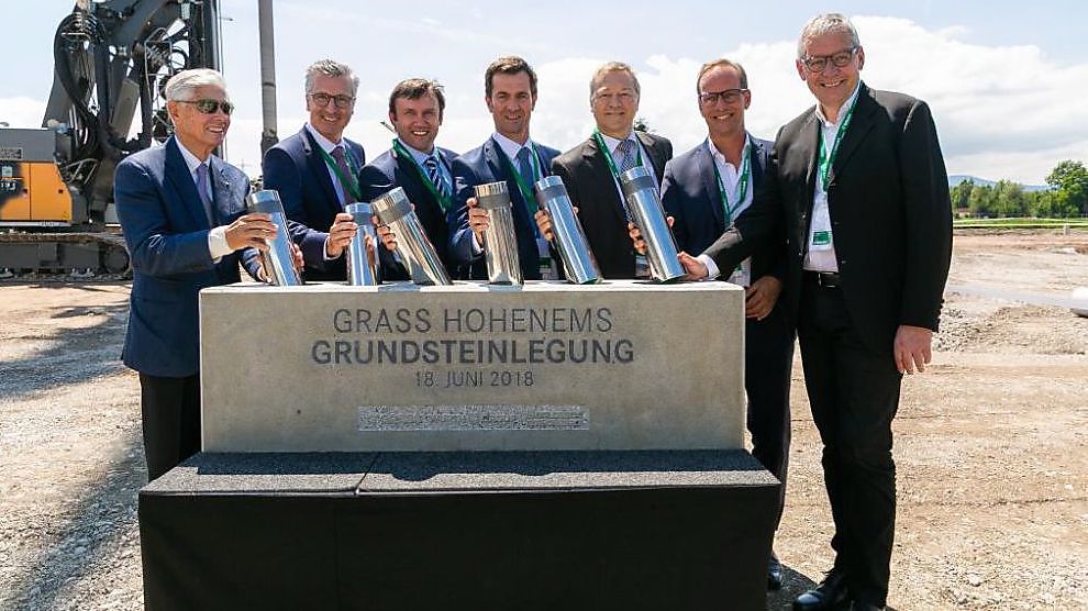 Grass bouwt magazijn in Oostenrijk