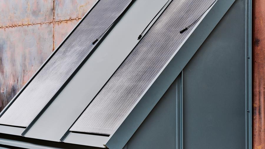Le toit à joint debout encliquetable avec cellules solaires intégrées: une innovation sur le marché de l'acier