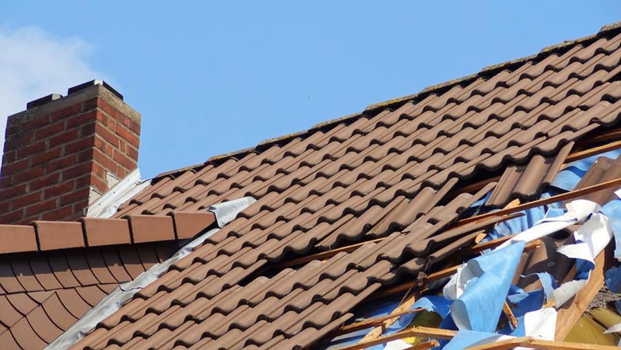 Stormschade aan je dak voorkomen