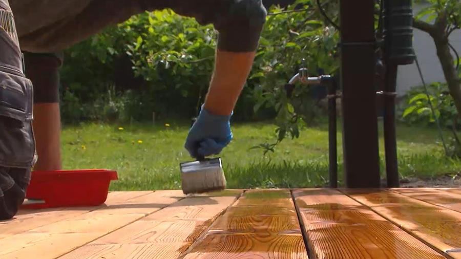 COMMENT FAIRE VOUS-MÊME UNE TERRASSE EN BOIS AU SOLEIL