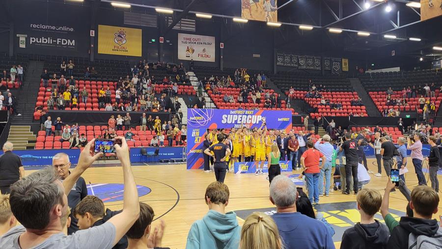 Op de eerste rij tijdens Supercup basketbal in COREtec DÔME