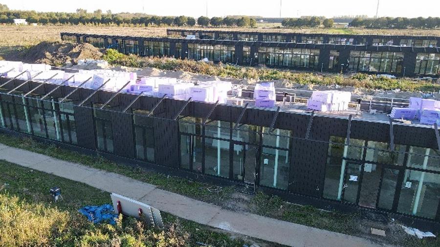Groen omkeerdak in uniek en energieneutraal woonproject