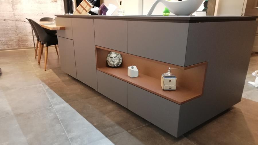 Industriële binneninrichting met unieke materialen