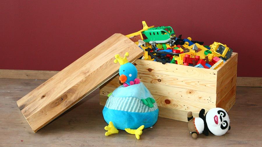Maak een speelgoedkoffer of schatkist