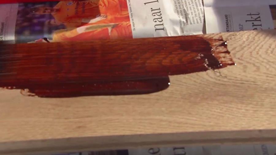 Hout beschermen met vernis of lak